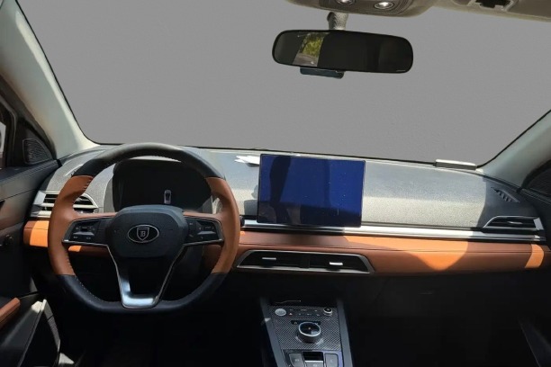 BYD E2